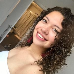 Meet your Posher, Alejandra